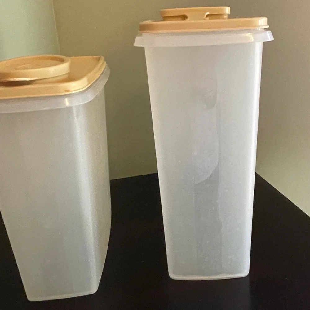 Lot of 2 Tupperware 20 & 13 Cup Cereal Keeper Containers #1588 #469 w/Almond Lid